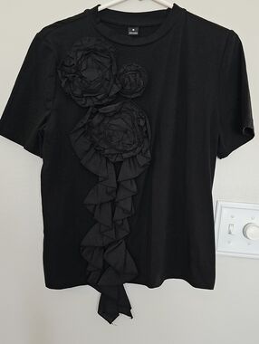 Black Floral Appliqué Crewneck Top